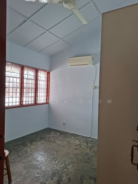 Spacious 2+!r2b partially furnished house at ss5, Kelana Jaya PJ untuk Untuk Disewa - RM 2,800 /bulan, Mac 2026 - Interior - PropertyGuru.com.my