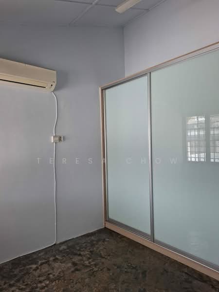 Spacious 2+!r2b partially furnished house at ss5, Kelana Jaya PJ untuk Untuk Disewa - RM 2,800 /bulan, Mac 2026 - Interior - PropertyGuru.com.my