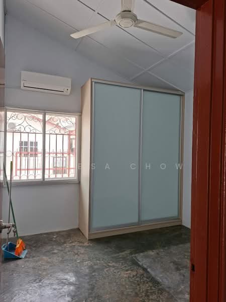 Spacious 2+!r2b partially furnished house at ss5, Kelana Jaya PJ untuk Untuk Disewa - RM 2,800 /bulan, Mac 2026 - Interior - PropertyGuru.com.my