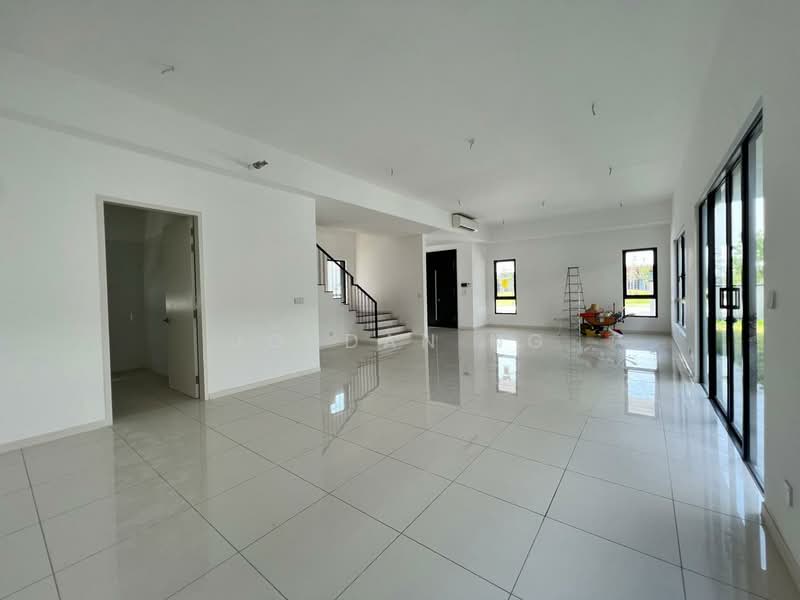 Semi-Detached House for Sale in Telok Panglima Garang (Selangor) - Jordan Ng - Living Room - PropertyGuru.com.my