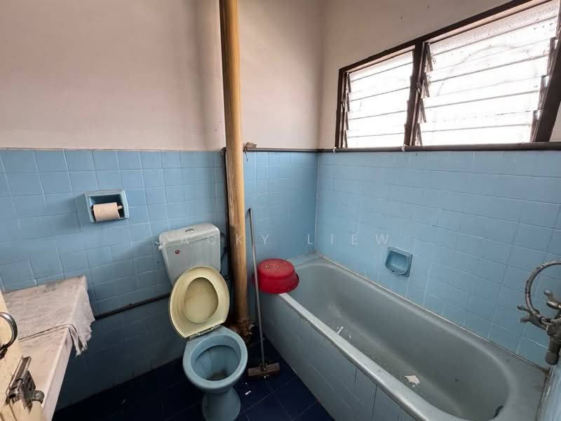 Rumah Teres 2 Tingkat untuk Dijual di Ipoh (Perak) - Jacky Liew - Bathroom - PropertyGuru.com.my