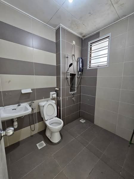 2-storey Terraced House for Sale in Bandar Tiram (Ulu Tiram) - Jemie . - Bathroom - PropertyGuru.com.my