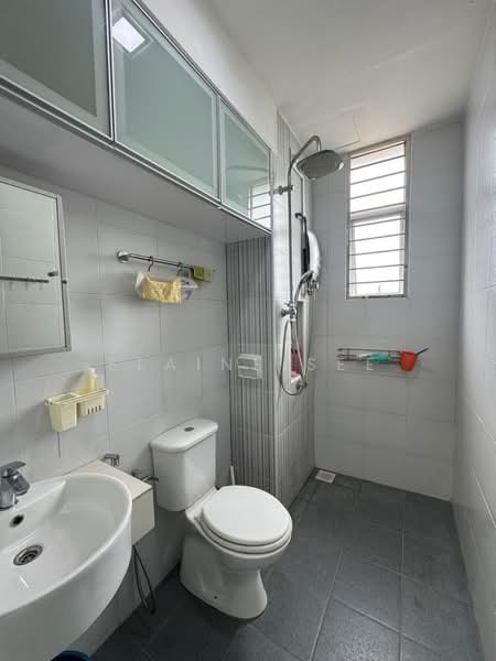 Service Residence for Sale at SuriaMas Suites - Elaine See - Bathroom - PropertyGuru.com.my