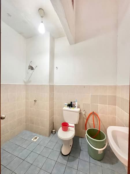 2-storey Terraced House for Sale in Bandar Nusaputra (Puchong) - Nana Cheah - Bathroom - PropertyGuru.com.my