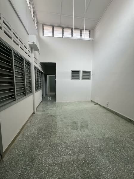 Bangsar Lucky Garden untuk Untuk Dijual - RM 1,600,000, Mac 2026 - Dining and dry kitchen/ family room - PropertyGuru.com.my