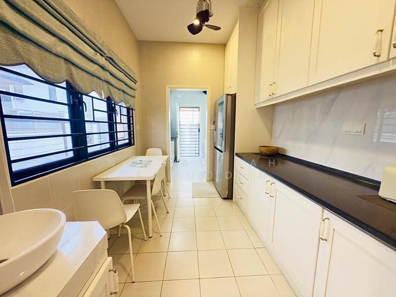 2-storey Terraced House for Sale in Taman Cahaya Alam (Shah Alam) - NORFADILAH ZAINUDDIN - Kitchen - PropertyGuru.com.my