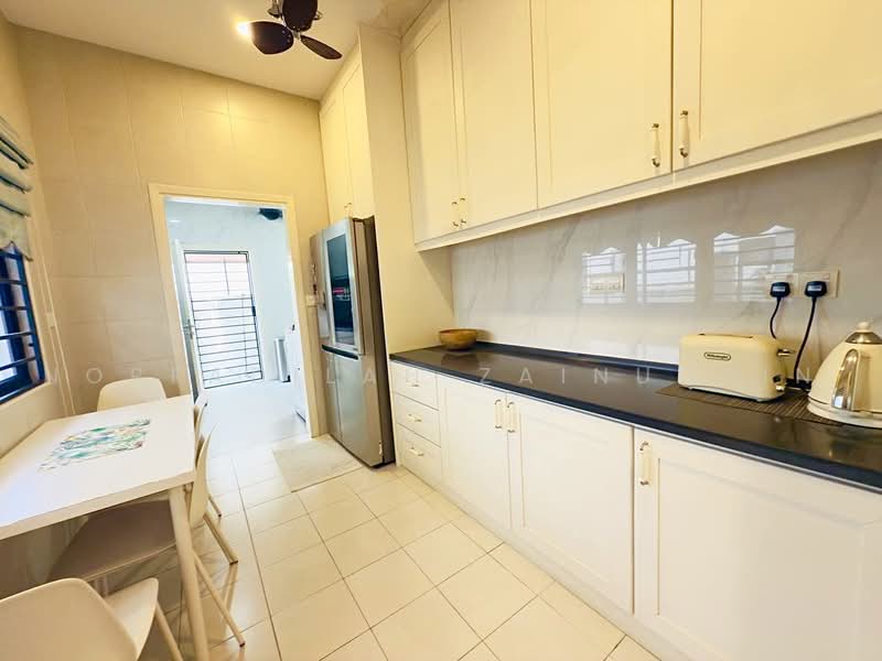 2-storey Terraced House for Sale in Taman Cahaya Alam (Shah Alam) - NORFADILAH ZAINUDDIN - Kitchen - PropertyGuru.com.my
