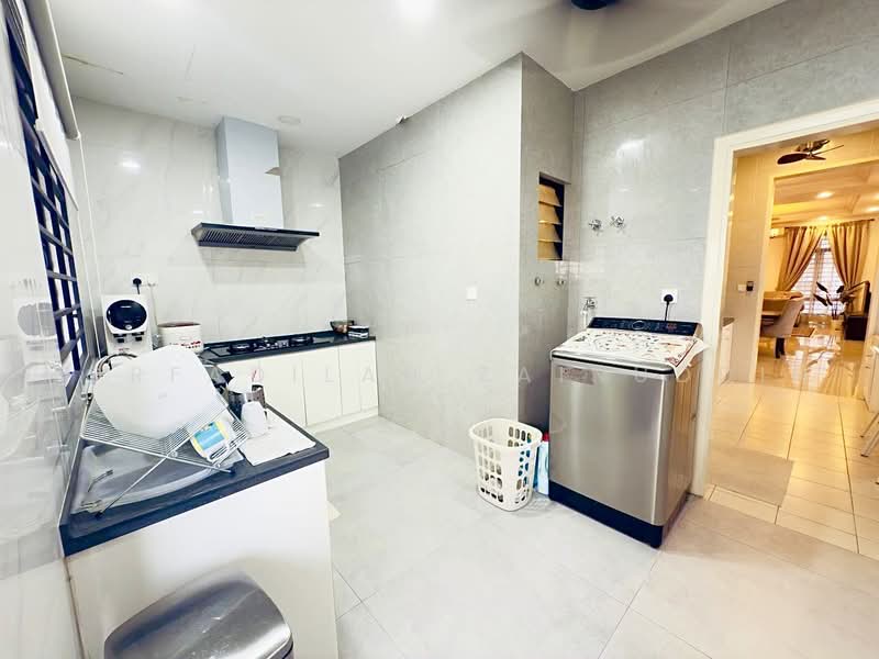 2-storey Terraced House for Sale in Taman Cahaya Alam (Shah Alam) - NORFADILAH ZAINUDDIN - Kitchen - PropertyGuru.com.my