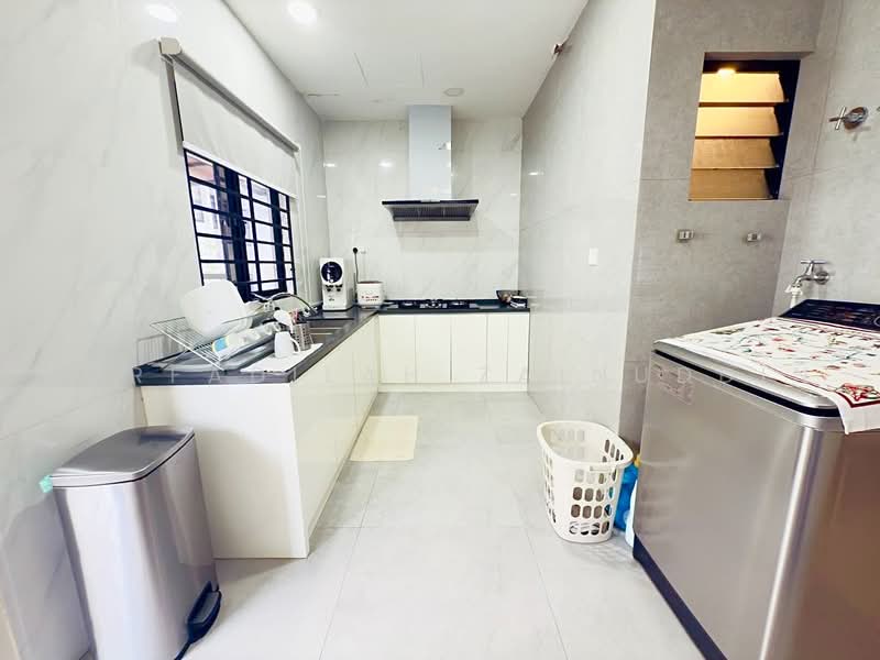 2-storey Terraced House for Sale in Taman Cahaya Alam (Shah Alam) - NORFADILAH ZAINUDDIN - Kitchen - PropertyGuru.com.my