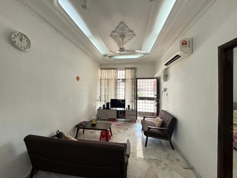 1-storey Terraced House for Rent in Taman Desa Cemerlang (Ulu Tiram) - Fion Choo - Living Room - PropertyGuru.com.my
