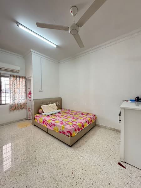 1-storey Terraced House for Rent in Taman Desa Cemerlang (Ulu Tiram) - Fion Choo - Bedroom - PropertyGuru.com.my