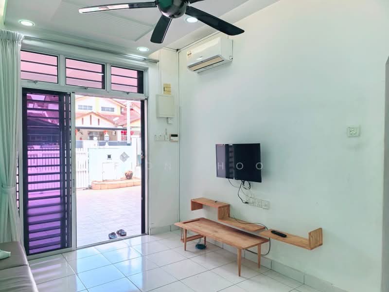 1.5-storey Terraced House for Rent in Setia Indah (Ulu Tiram) - Fion Choo - Living Room - PropertyGuru.com.my