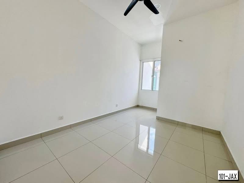 3-storey Terraced House for Sale in Ambang Botanic 2 (Klang) - Tom Lee - Interior - PropertyGuru.com.my