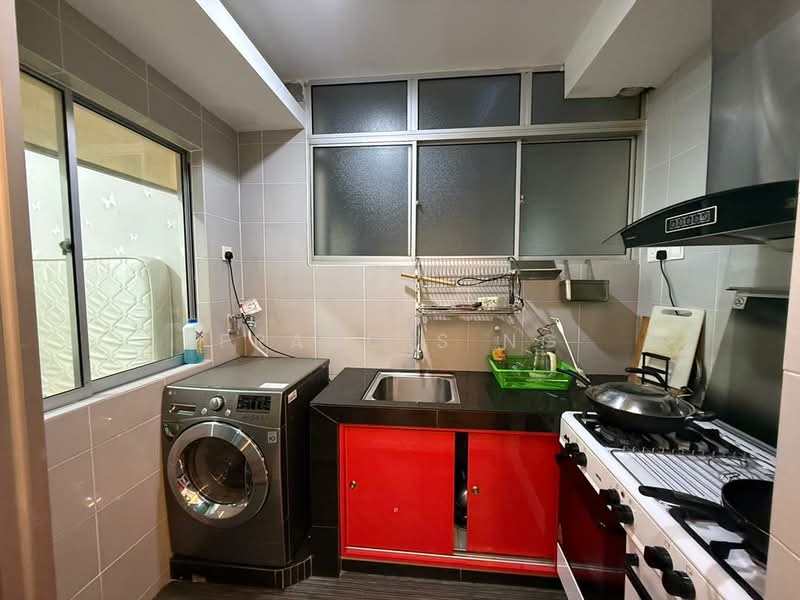 OUG Parklane untuk Untuk Disewa - RM 1,800 /bulan, Mac 2026 - Kitchen - PropertyGuru.com.my