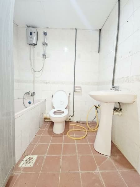 Villa Emas untuk Untuk Disewa - RM 1,500 /bulan, Mac 2026 - Bathroom - PropertyGuru.com.my