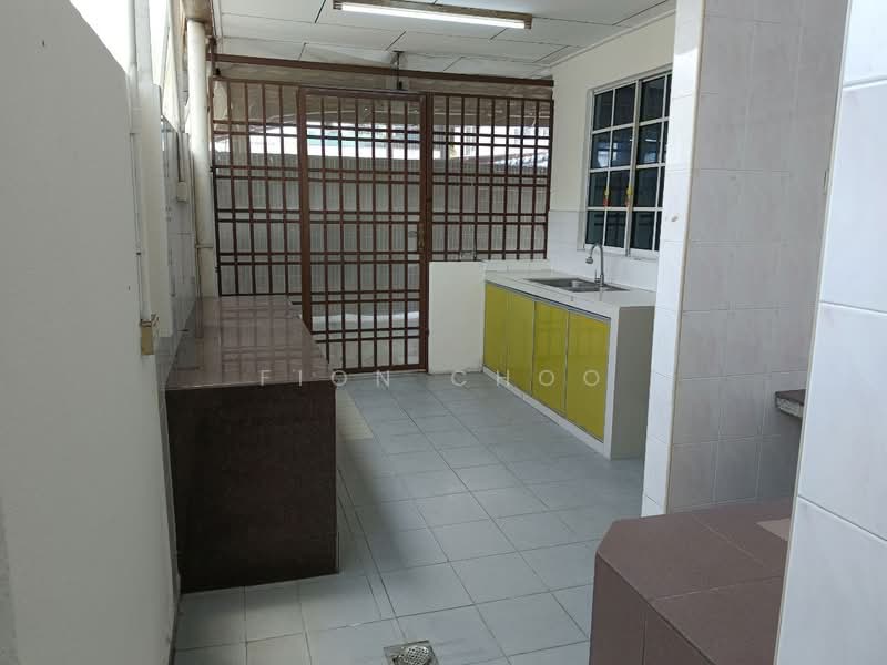 Semi-Detached House for Rent in Taman Pelangi (Johor Bahru) - Fion Choo - Kitchen - PropertyGuru.com.my