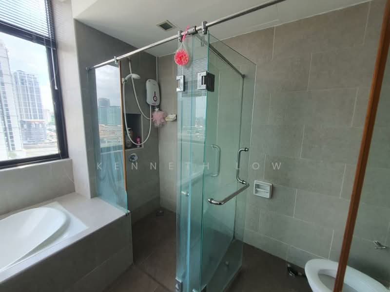Kondominium untuk Disewa di Saville Residence - Kenneth Low - Bathroom - PropertyGuru.com.my