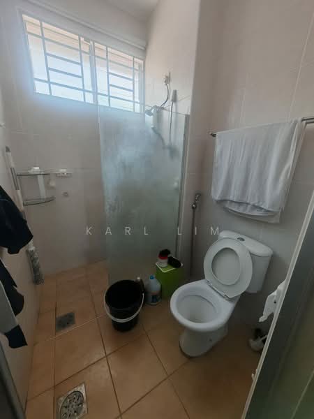 Semi-Detached House for Rent in Johor Bahru (Johor) - Karl Lim - Bathroom - PropertyGuru.com.my