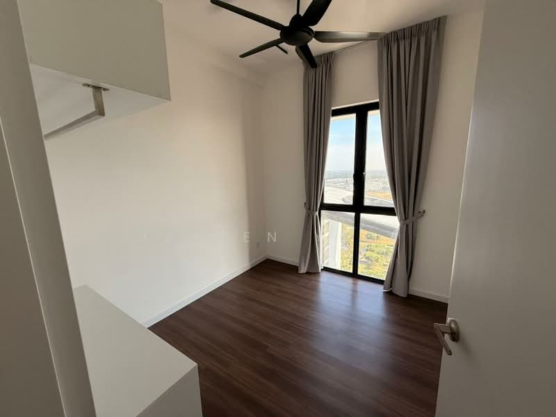 Vertu Resort untuk Untuk Disewa - RM 1,800 /bulan, Mac 2026 - Bedroom - PropertyGuru.com.my