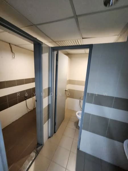 Office for Sale in Petaling Jaya (Selangor) - Raymond Siew - Bathroom - PropertyGuru.com.my