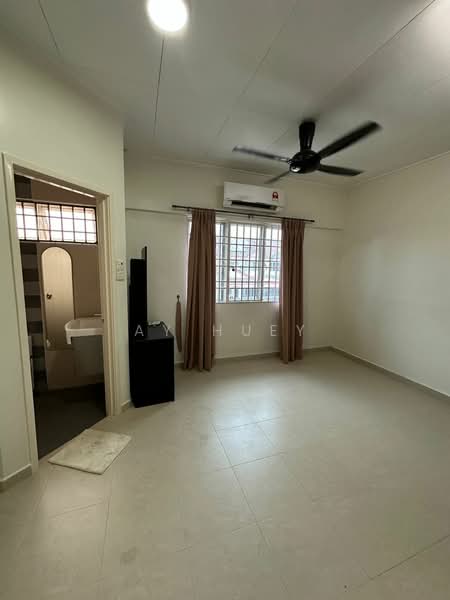 2-storey Terraced House for Sale in Sungai Ara (Penang) - Ay Huey - Bedroom - PropertyGuru.com.my