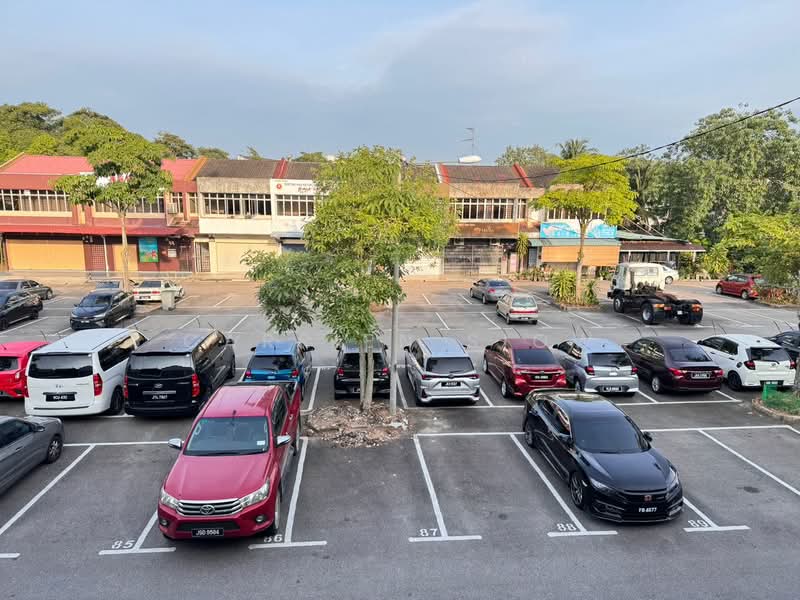 Shop / Office for Sale in Taman Daya (Johor Bahru) - Carrien Siow - Car Park - PropertyGuru.com.my
