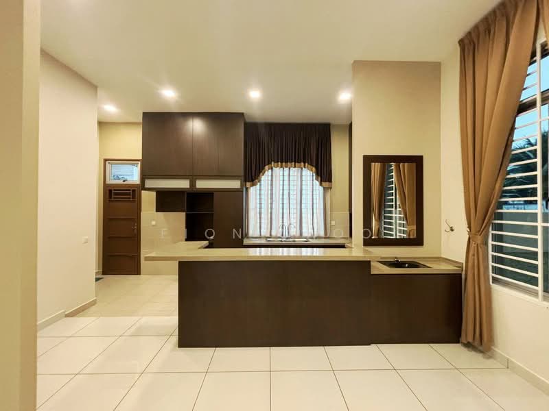 Semi-Detached House for Rent in Nusa Duta (Iskandar Puteri (Nusajaya)) - Fion Choo - Kitchen - PropertyGuru.com.my