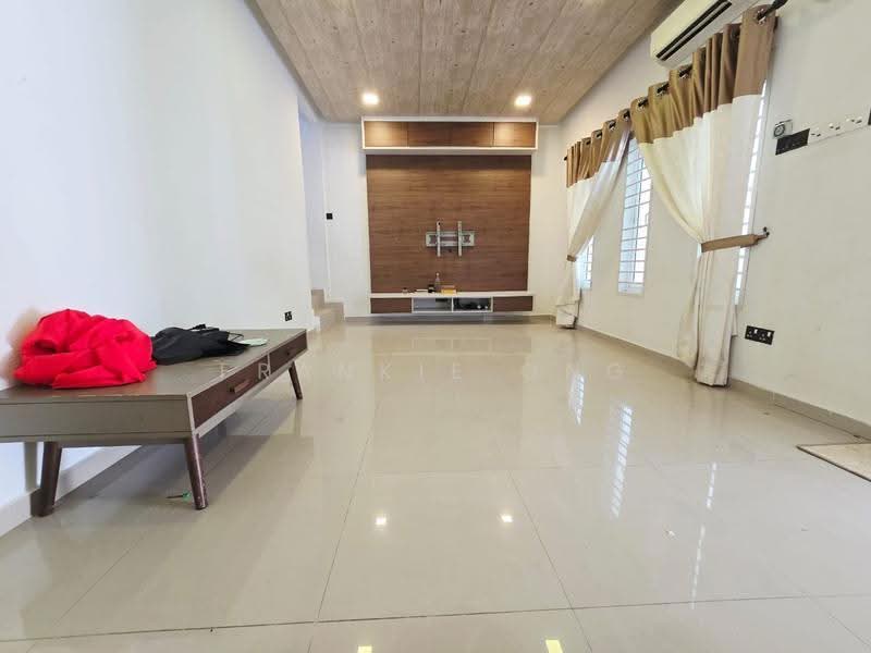 Rumah Teres untuk Dijual di Taman Cheras (Cheras) - Frankie Ong - Living Room - PropertyGuru.com.my