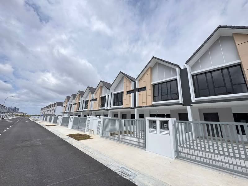 Desa Tebrau Desas Tebraus untuk Untuk Dijual - RM 1,030,000, Mac 2026 - Exterior - PropertyGuru.com.my