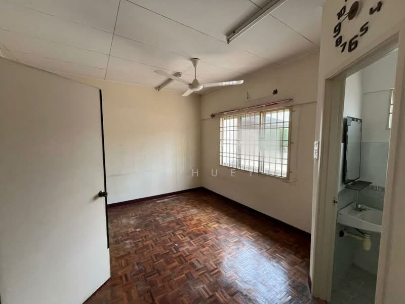 2-storey Terraced House for Sale in Sungai Ara (Penang) - Ay Huey - Bedroom - PropertyGuru.com.my