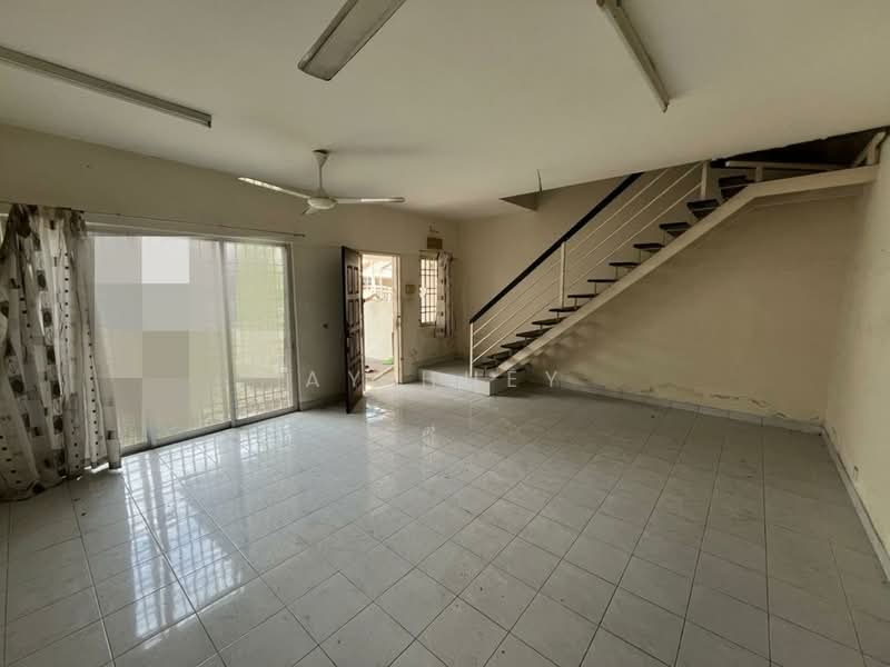 2-storey Terraced House for Sale in Sungai Ara (Penang) - Ay Huey - Living Room - PropertyGuru.com.my