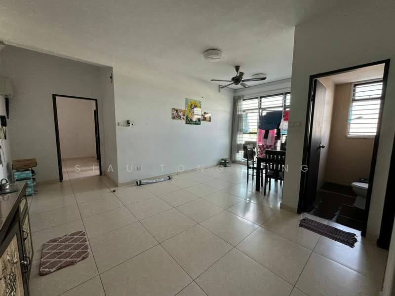 Service Residence for Sale at The Garden Residences - Siau Tong Ling - Living Room - PropertyGuru.com.my