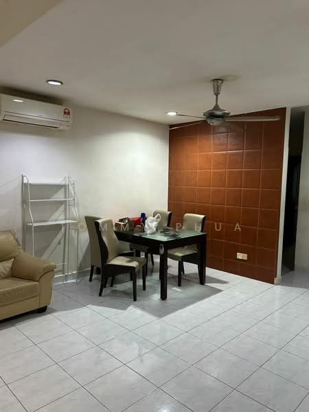 Jalan Harmonium 22, Taman Desa Tebrau untuk Untuk Disewa - RM 2,100 /bulan, Mac 2026 - Living Room - PropertyGuru.com.my
