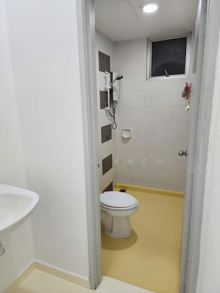 The Golden Triangle Condominium untuk Untuk Disewa - RM 1,800 /bulan, Mac 2026 - Bathroom - PropertyGuru.com.my