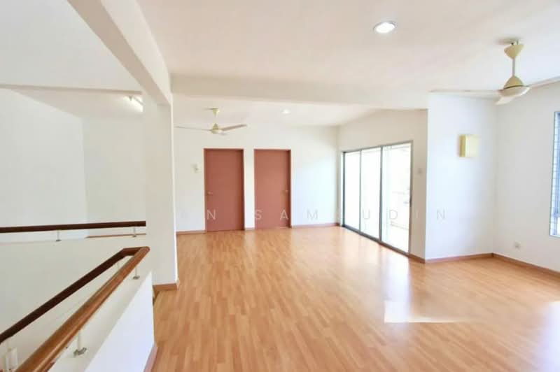 2-storey Terraced House for Rent in Shah Alam (Selangor) - Asman Samsudin - Living Room - PropertyGuru.com.my