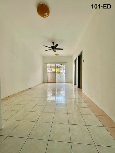 Bayu Villa untuk Untuk Disewa - RM 1,350 /bulan, Mac 2026 - Living Room - PropertyGuru.com.my