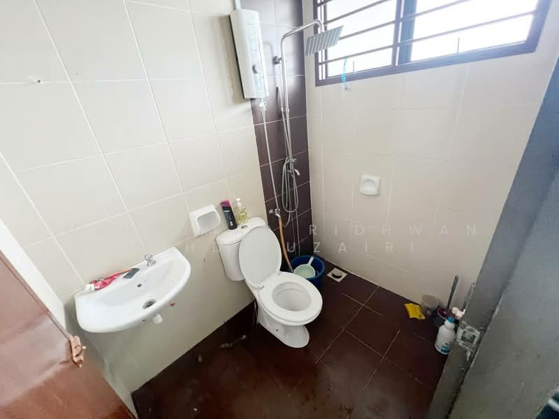1-storey Terraced House for Sale in Klang (Selangor) - Muhammad Ridhwan Mohd Huzairi - Bathroom - PropertyGuru.com.my