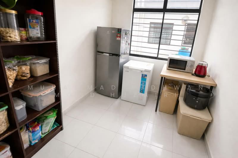 1-storey Terraced House for Sale in Klang (Selangor) - Muhammad Ridhwan Mohd Huzairi - Kitchen - PropertyGuru.com.my