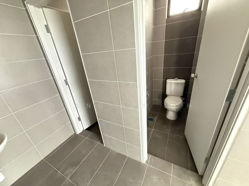 Factory for Sale in Kulai (Johor) - Guang Jun Loh - Bathroom - PropertyGuru.com.my
