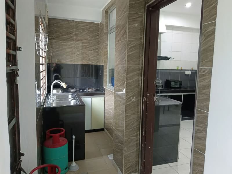 2-storey Terraced House for Rent in Taman Nusa Idaman (Iskandar Puteri (Nusajaya)) - Chloe Mak - Kitchen - PropertyGuru.com.my