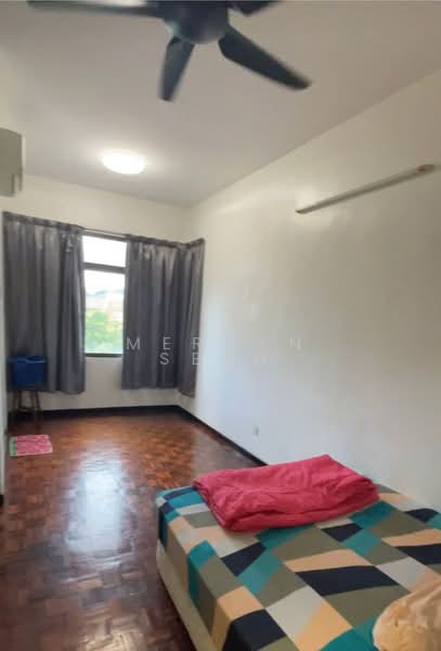 Apartment for Sale at Bukit Dumbar Permai - Mervyn Seah - Bedroom - PropertyGuru.com.my