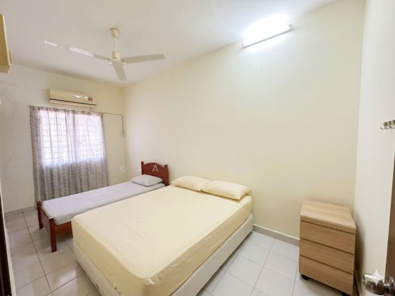 2-storey Terraced House for Sale in Taman Pinggiran Saujana (Kajang) - Kian Leap - Bedroom - PropertyGuru.com.my