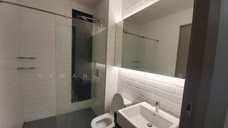 Service Residence for Rent at Serviced Residence @ Shaftsbury Putrajaya - Uswani Mazuwan - Bathroom - PropertyGuru.com.my