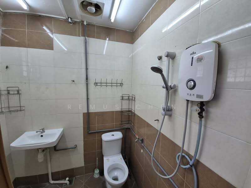 Jalan Lemasai 8, Section 8, 46050, Petaling Jaya untuk Untuk Disewa - RM 3,000 /bulan, Mac 2026 - Bathroom - PropertyGuru.com.my