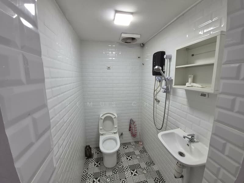 Jalan Lemasai 8, Section 8, 46050, Petaling Jaya untuk Untuk Disewa - RM 3,000 /bulan, Mac 2026 - Bathroom - PropertyGuru.com.my