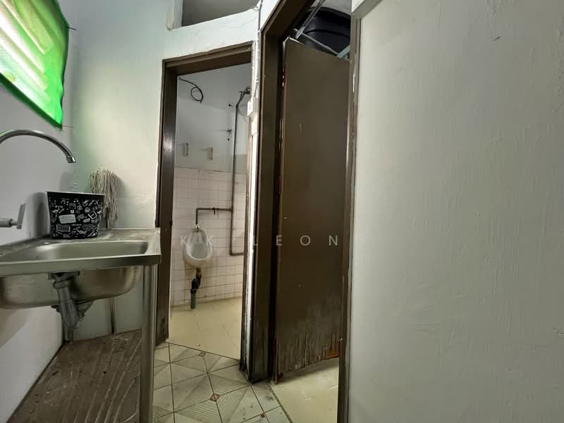 Shop / Office for Rent in Taman Sri Bahtera (Cheras) - KK Leong - Bathroom - PropertyGuru.com.my