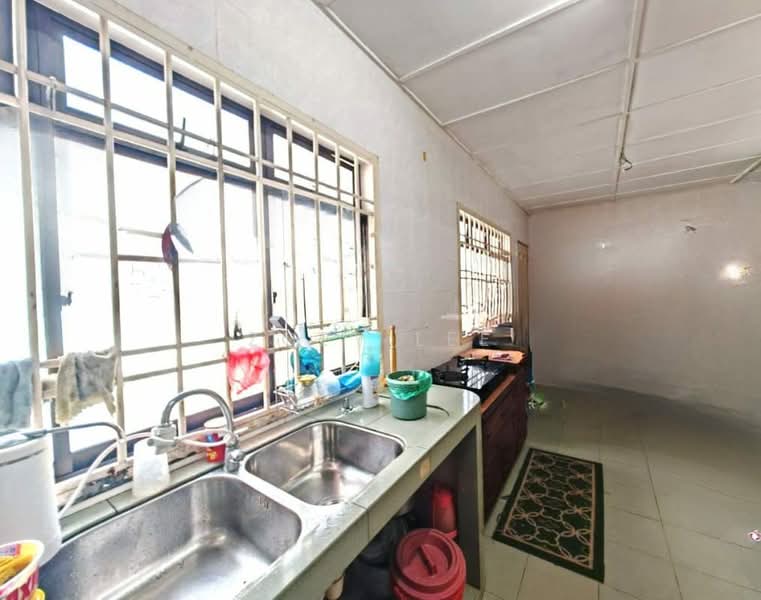 2-storey Terraced House for Sale in Taman Impian Emas (Skudai) - Zoey Lee - Kitchen - PropertyGuru.com.my