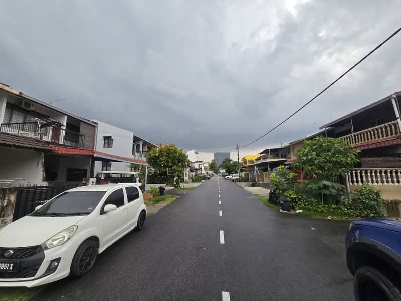 2-storey Terraced House for Sale in Taman Selayang Jaya (Selayang) - Eugene Yap - Exterior - PropertyGuru.com.my