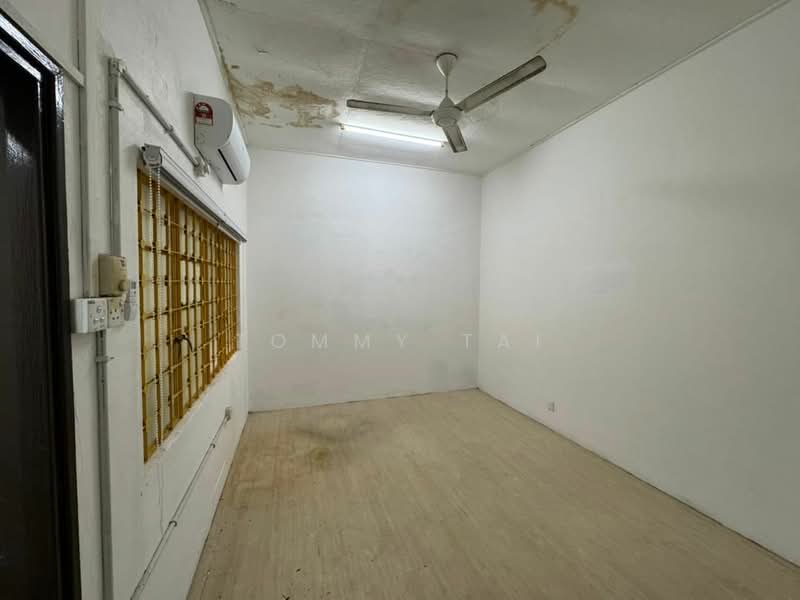 Commercial Bungalow for Rent in Tanjung Puteri (Johor Bahru) - Tommy Tai - Interior - PropertyGuru.com.my