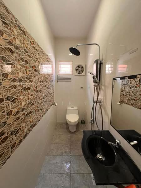 Taman Gaya untuk Untuk Dijual - RM 750,000, Mac 2026 - Bathroom - PropertyGuru.com.my